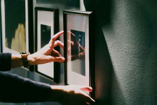 DIY: How to Hang a Framed Picture on the Wall - House Prints